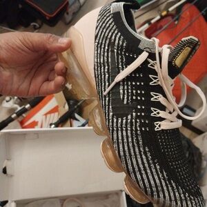 Nike Air VaporMax Flyknit 3 Black Barely Rose Size 11